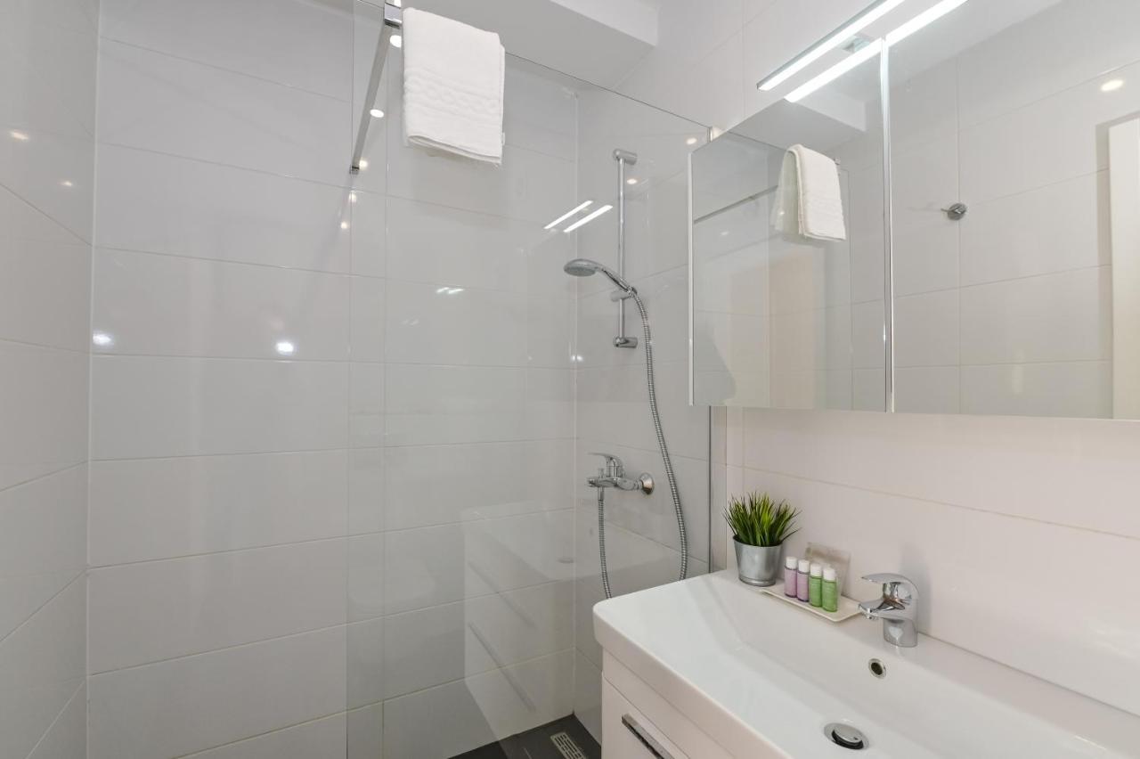 Apartment Funtastic With Private Pool Novalja Dış mekan fotoğraf