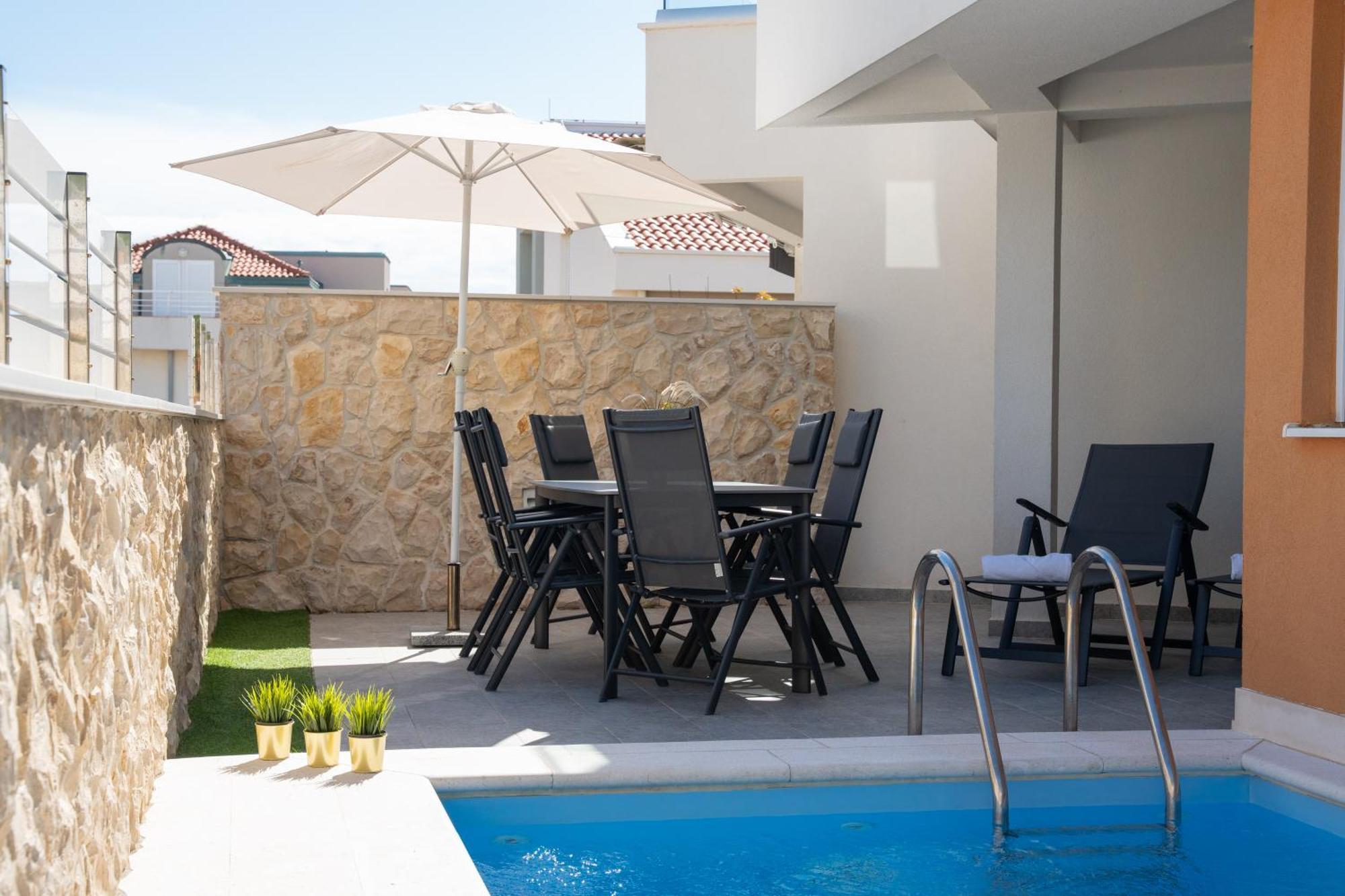 Apartment Funtastic With Private Pool Novalja Dış mekan fotoğraf