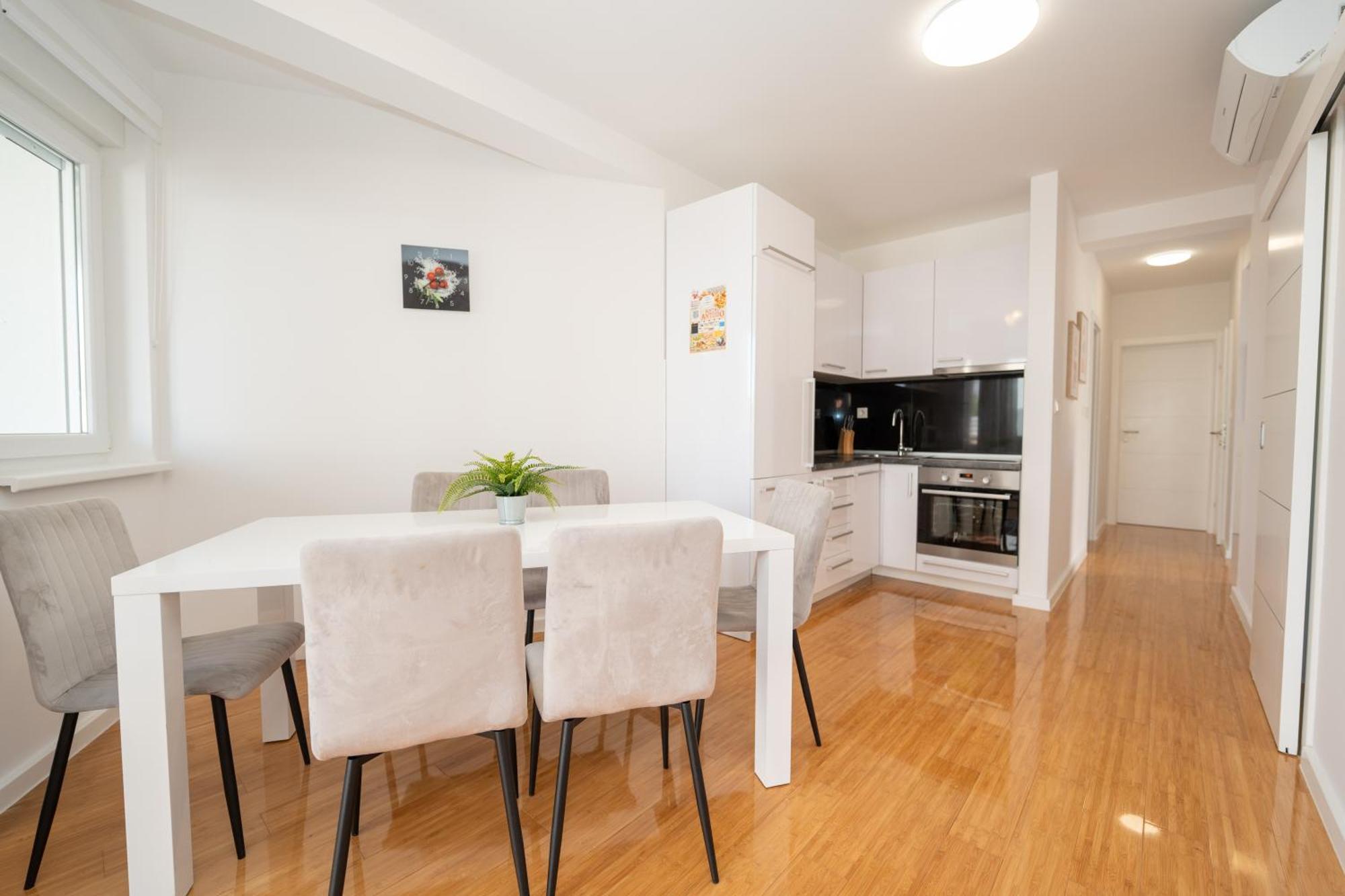 Apartment Funtastic With Private Pool Novalja Dış mekan fotoğraf